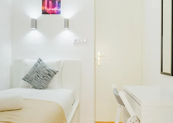 - Arroios Praca Do Chile